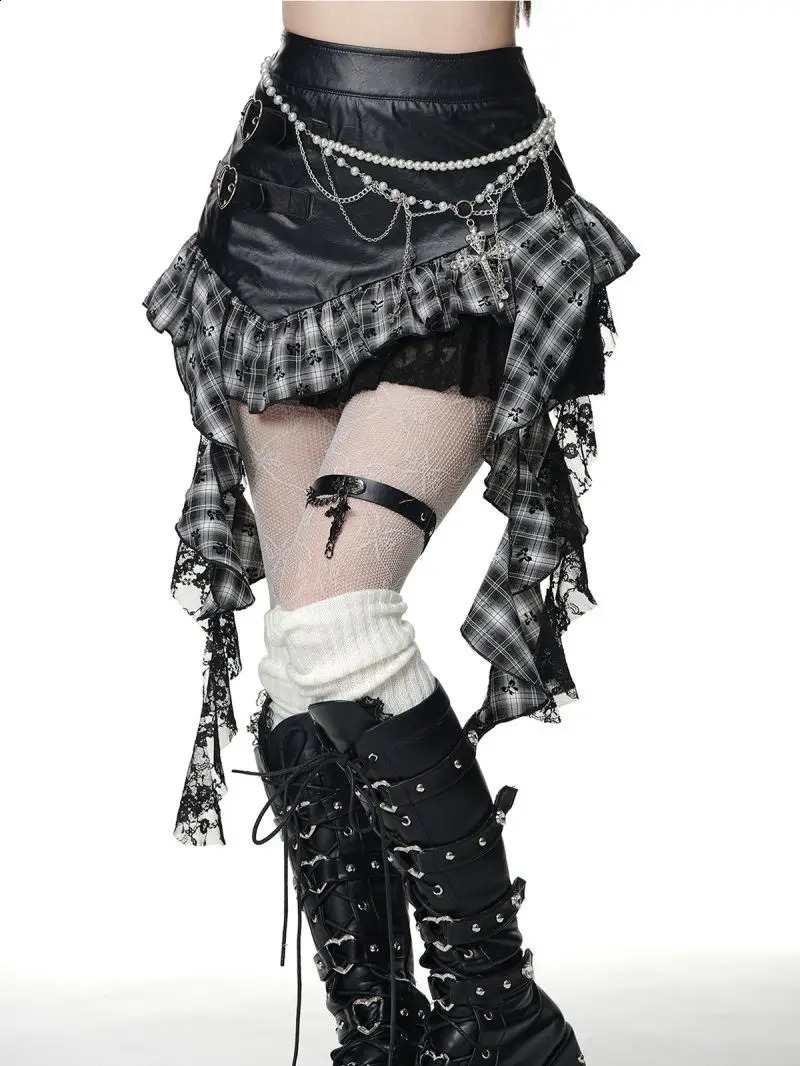 Retro Harajuku Gothic Style Leather Splicing Short Skirt for Women Y2K Lace Hem Mini Pleated Skirt Autumn Street Cool 250411