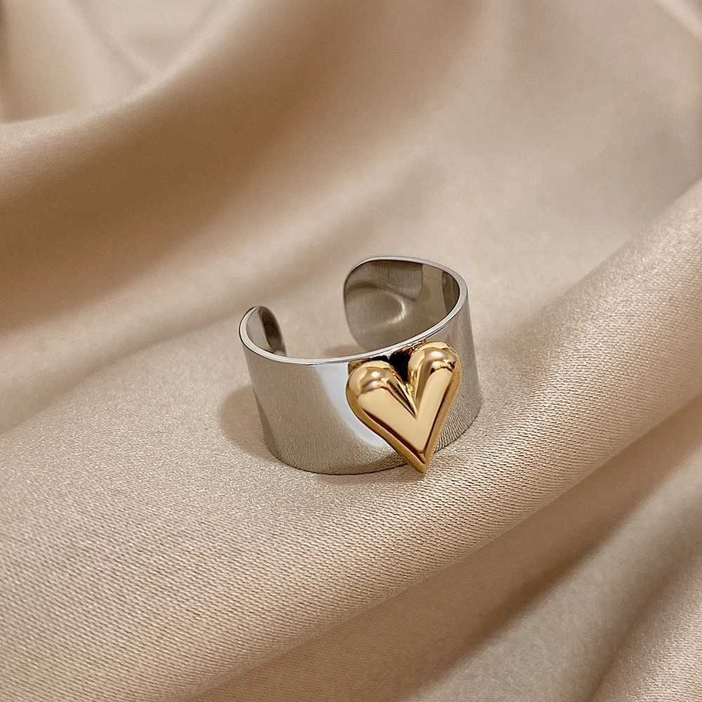 Large stainless steel heart-shaped cuff ring suitable for women trendy and wide personalized with extended European and American jewelryXJ250412