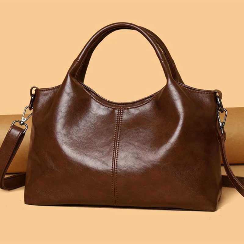 Solid Color Retro Elegant Pu Soft Handbag 2025 New Model for Women Simple and Versatile Large Capacity Crossbody BagC250412