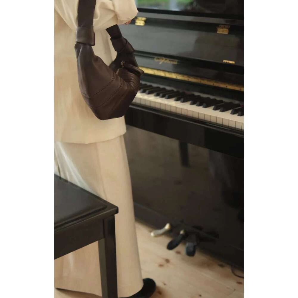 Niche Design Casual Cool Sheepskin Croissant Shoulder Hand Bag