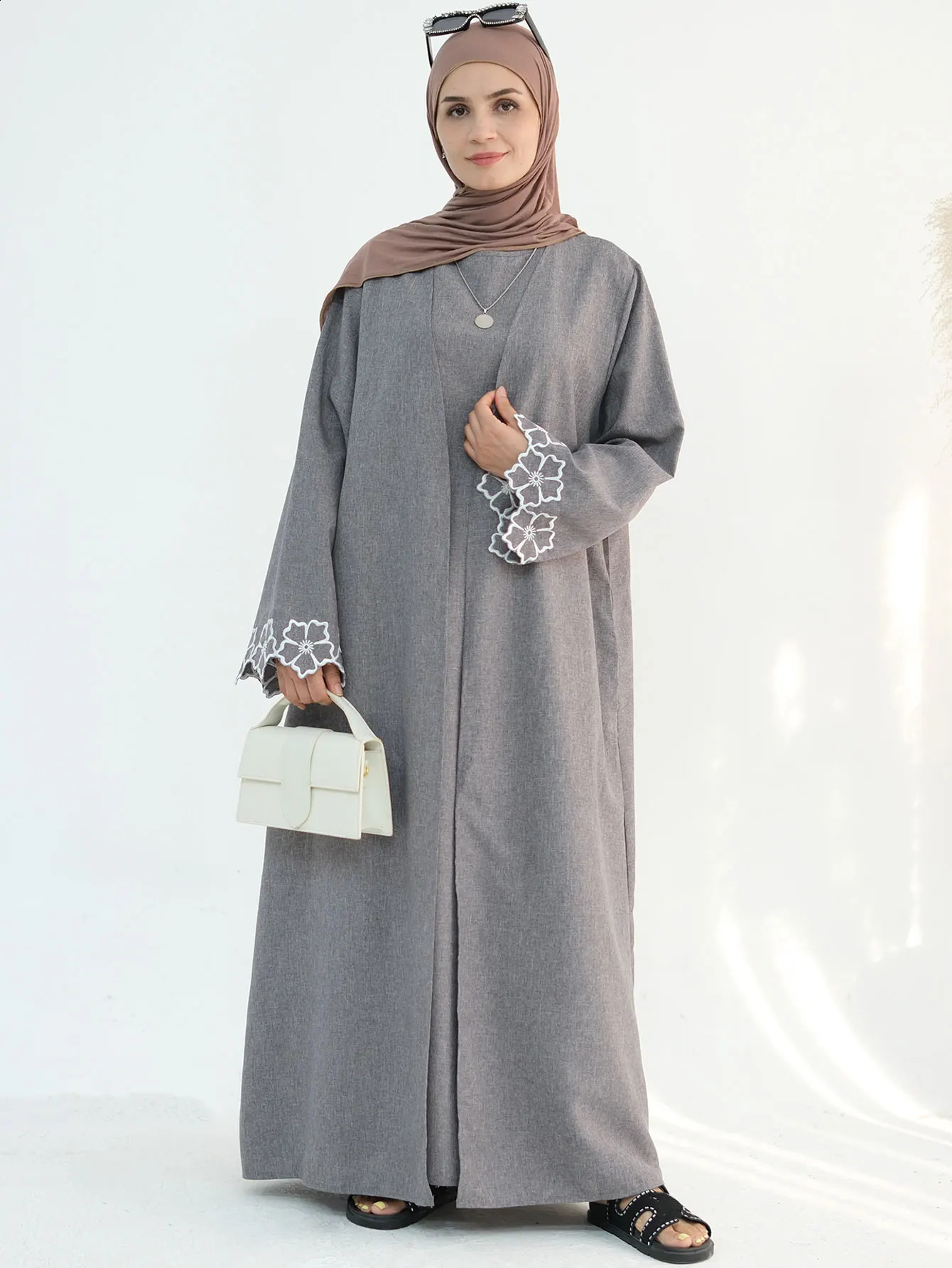 Saudi Arabias Army Green Abaya Robe ed Flower Cuffs Fashionable Muslim Womens Attic Suitable for Middle Eastern Fashion Enthusiasts 250411