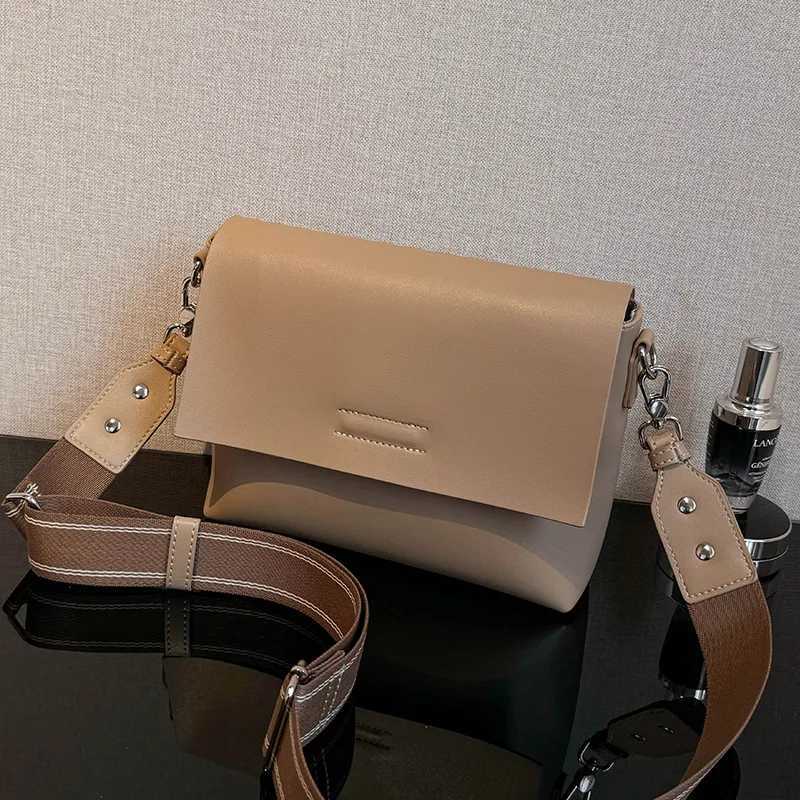NEW Classic Designer PU Leather Crossbody Bag for Women Travel Handle Handbag Shoulder Messenger Bag Ladies Small Flap BagT2511112
