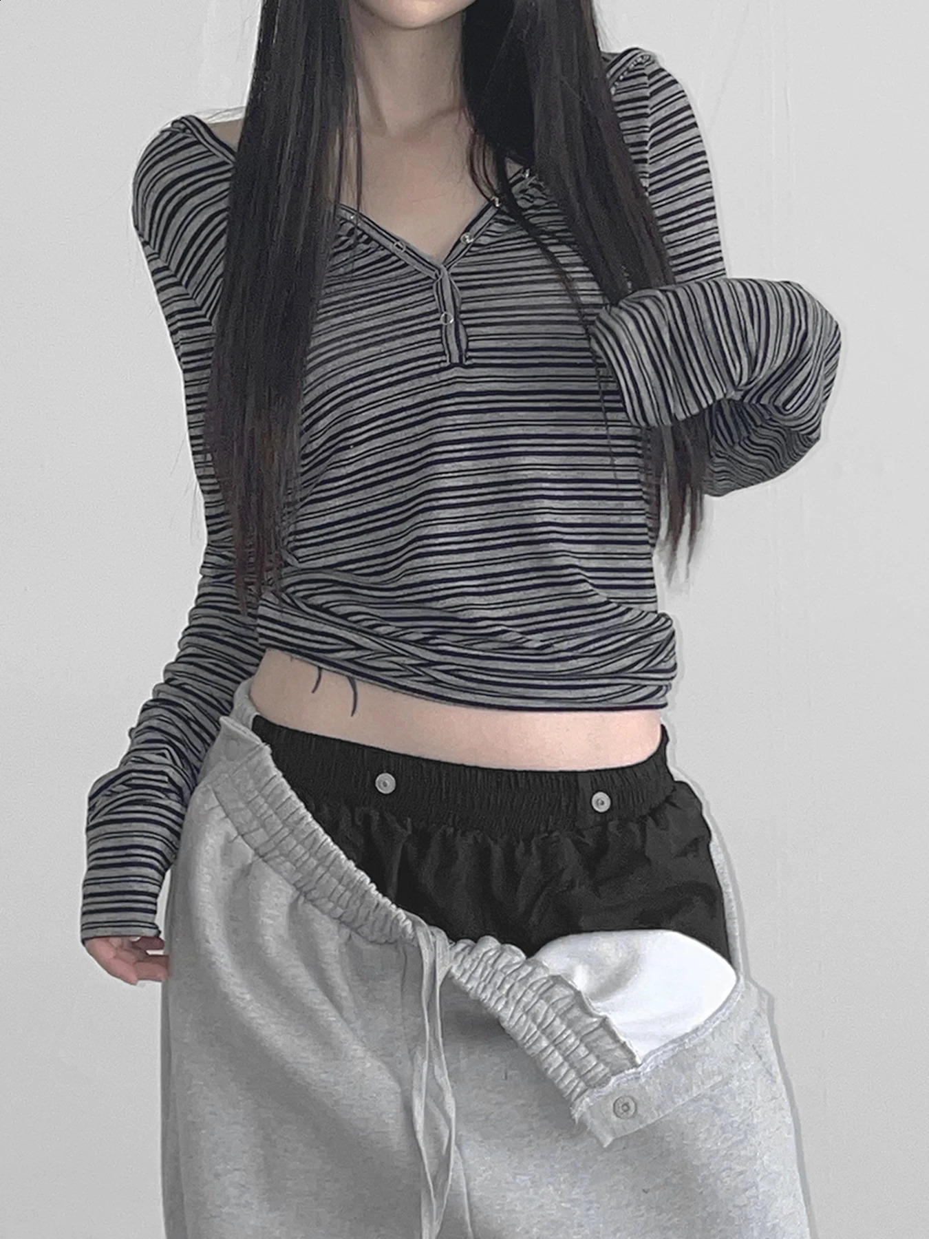 Casual striped corset long sleeved hooded Tshirt womens n slim fit simple and fashionable top 250411e