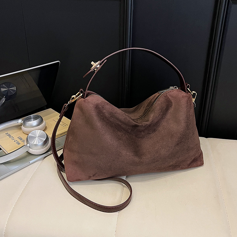 Winter new niche new high-end handbag women's shoulder bag daily versatile casual simple fashion classic large capacity shopping shoulder bag