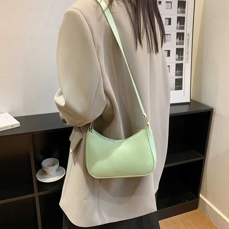 Fashion Korean Version Simple Crossbody Bag Casual Bag Shoulder Bag Armpit HandbagT2511112