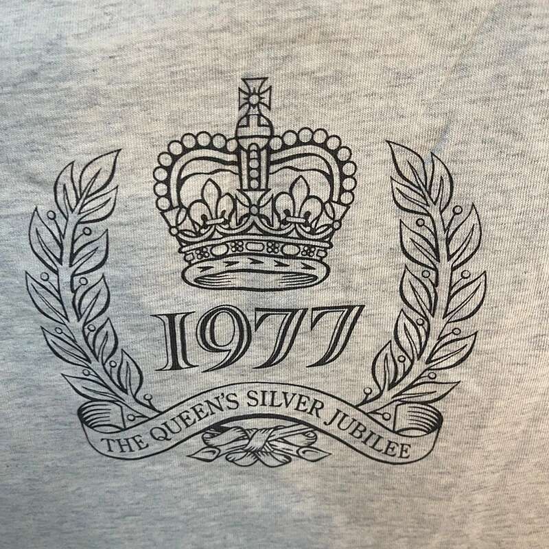 25SS New Style Vintage Washed Grey Saint T Shirt Men Women Streetwear Character Graphics Print Damaged Tee Cotton T-Shirts