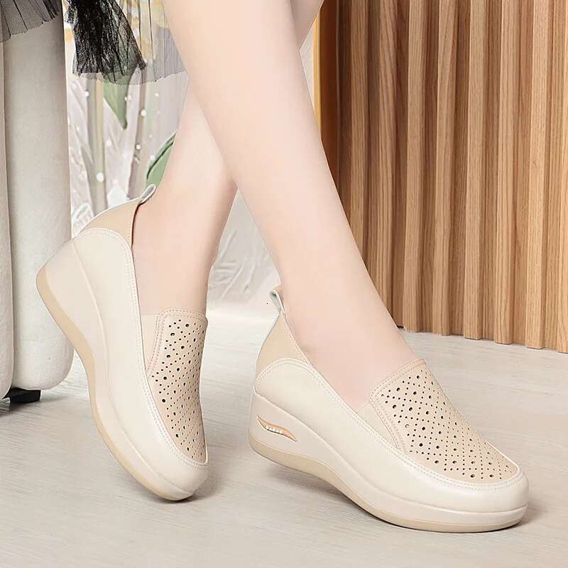 2025 Summer New Breathable and Comfortable Shallow Mouth Soft Leather Women's Designer Fashion Wedge Shoes
