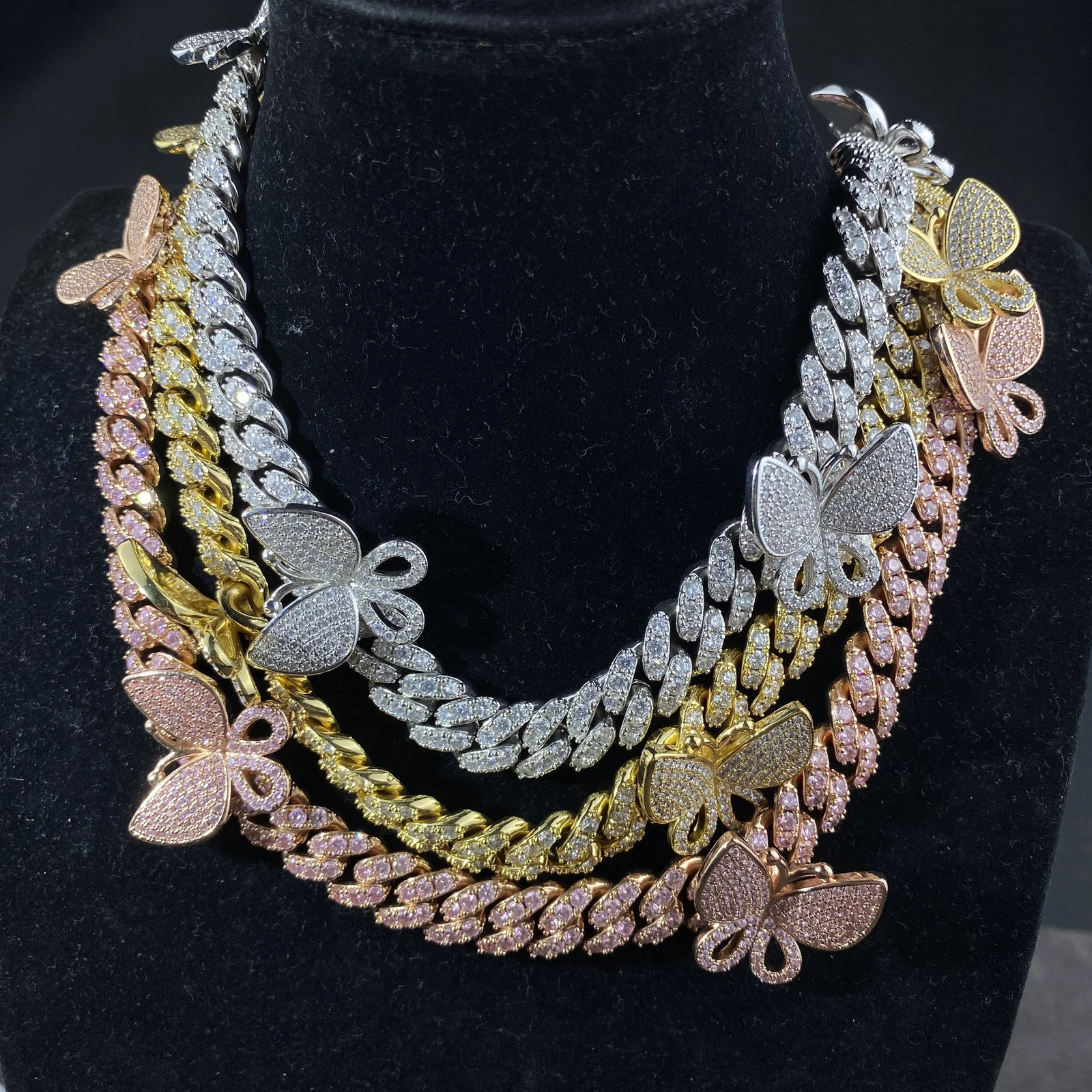 selling all diamond butterfly Cuban chain necklace hip-hop flash butterfly Miami Cuban chain necklace 250409