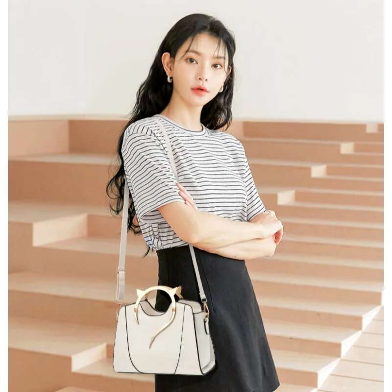 Fashion Leather Shoulder Chain for Small Purse Crossbody Bags Women Trendy Underarm Bag Square Satchel Handbag