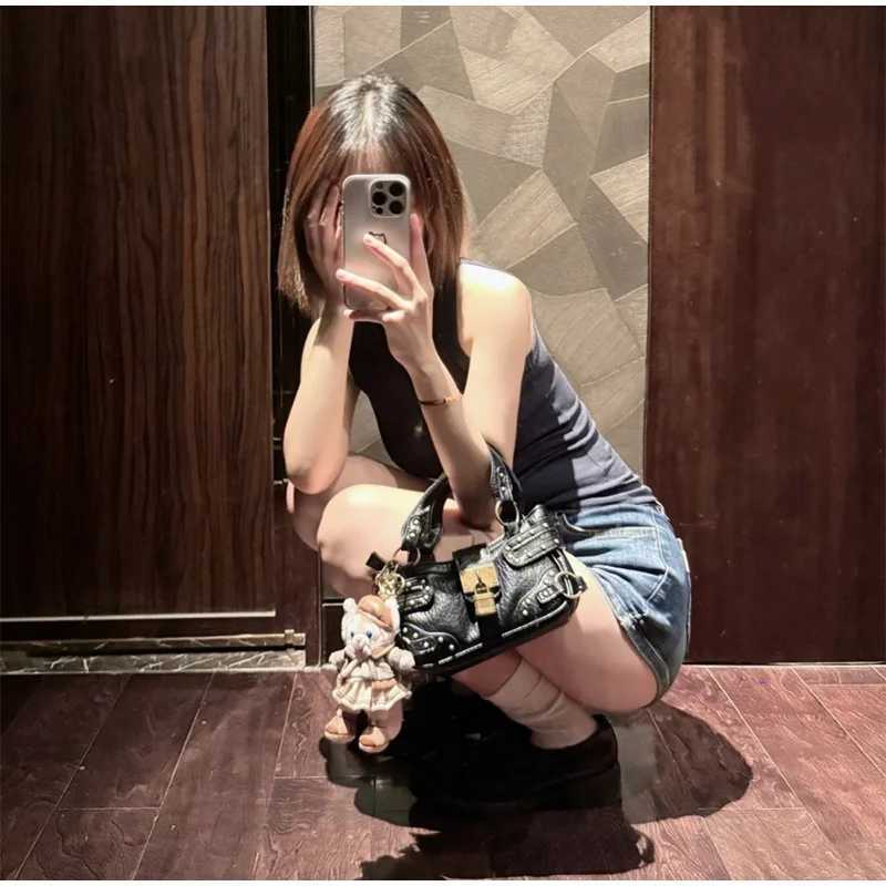 Retro Rivet Black Crossbody Bag Fashion Street Cool Motorcycle Bag Trend Lock Design Small Tote Handbag High Quality Womens BagW251111