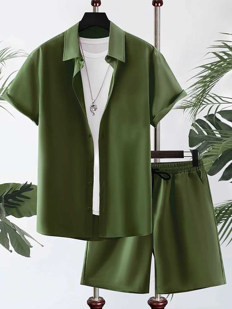 2024 New Solid Color Mens Short Sleeve and Sports Shorts Set Summer Mens Casual Shirt Simple Mens Beach PantsXJ250412