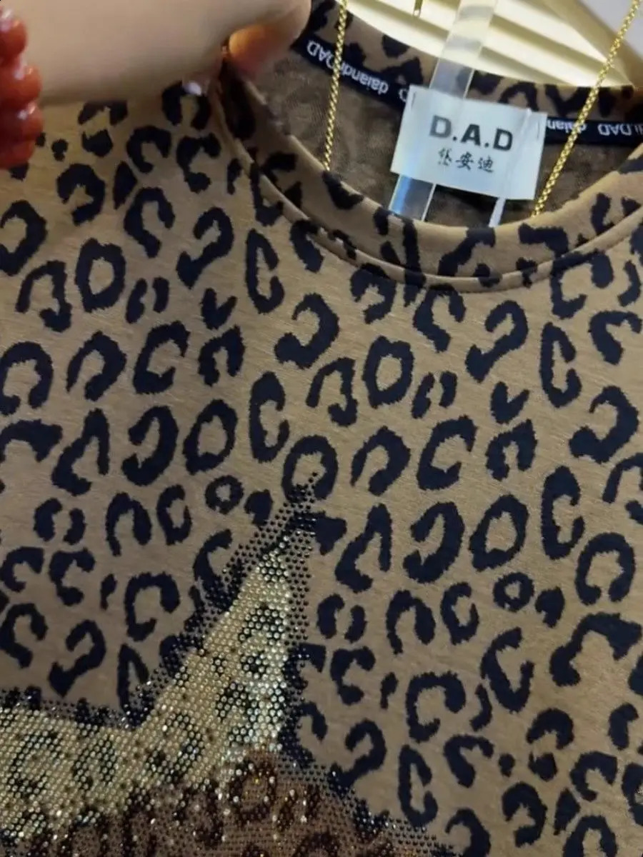 Leopard Print sequined womens short sleeved T-shirt loose fit top for summer 250410