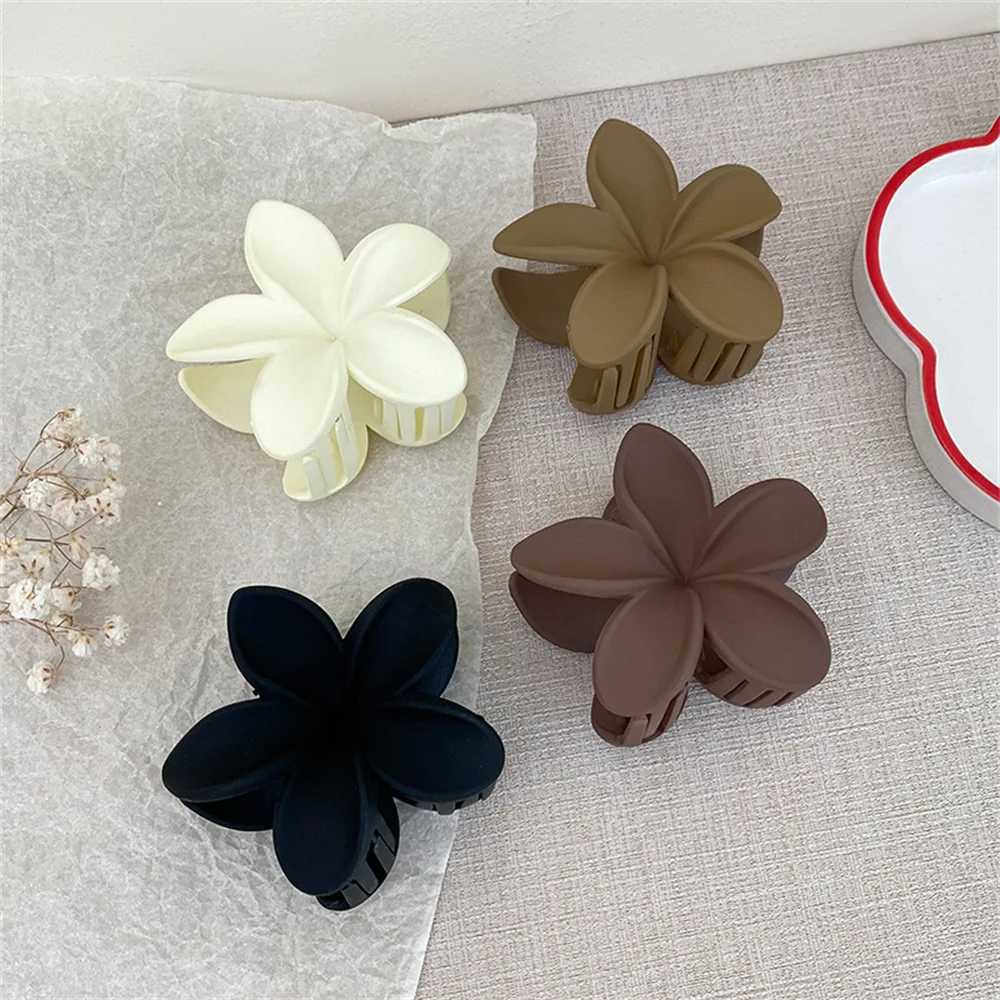 2/4 fashionable womens flower hair clip vacation Bohemian egg flower shark clip bucket girl hair accessories Y2504012