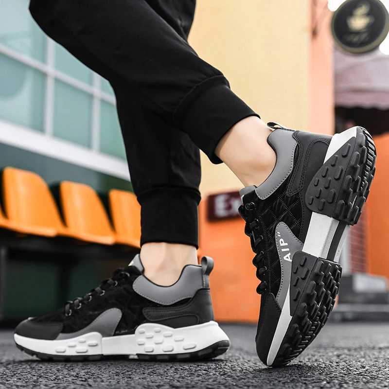 Mens casual shoes fashionable and breathable walking shoes mens lightweight and comfortable sports shoes running shoes W250412