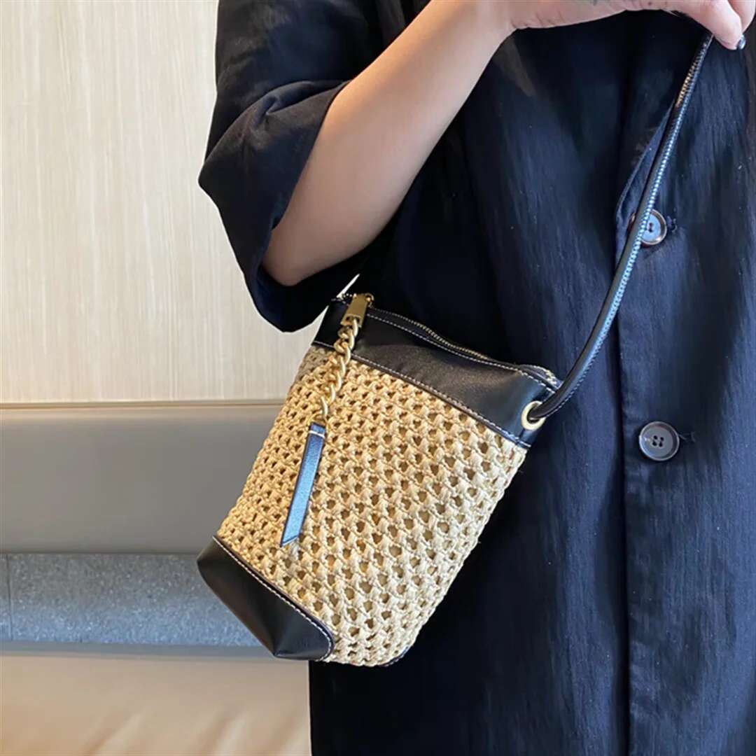 2024 New Style Cowhide Leather Crossbody Designer Casual Mobile Phone High Quality High-End Straw Basket Women Bag