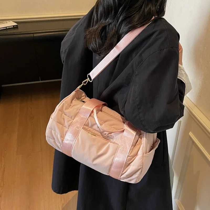 Stylish Womens Leather Crossbody Bag Classic Elegant Design By Famous Designer Luxury Brand For Ladies HandbagsW251111