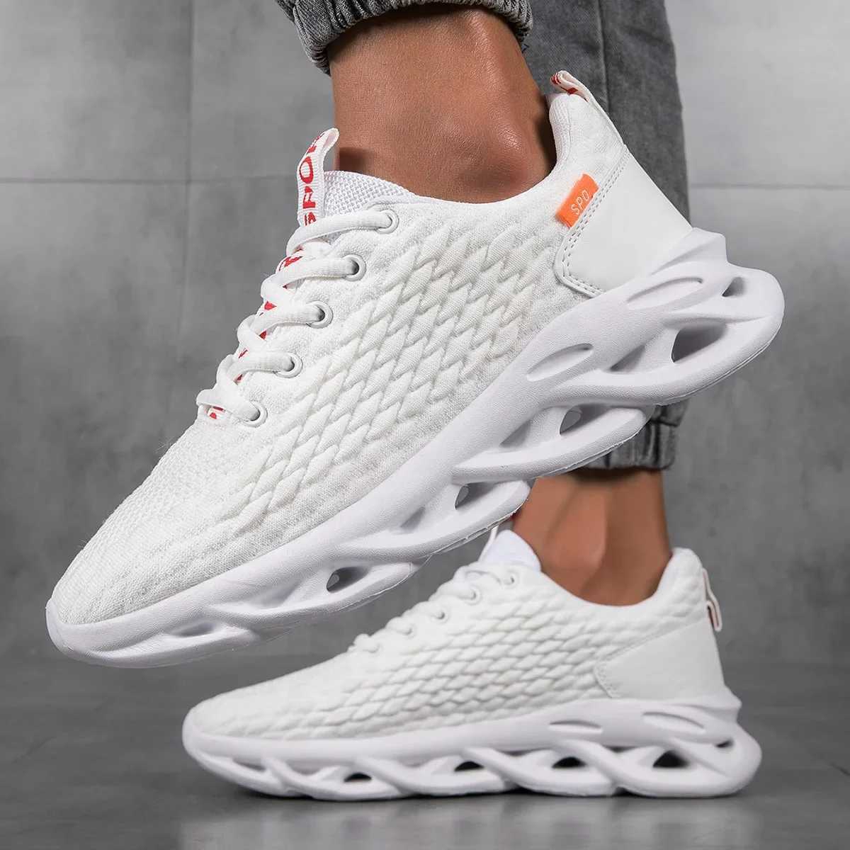 Mens Lightweight Sports Breathable and Cfortable Running Shoes Outdoor Blade Fitness Lazy Training Non Slip Shoes Z250411