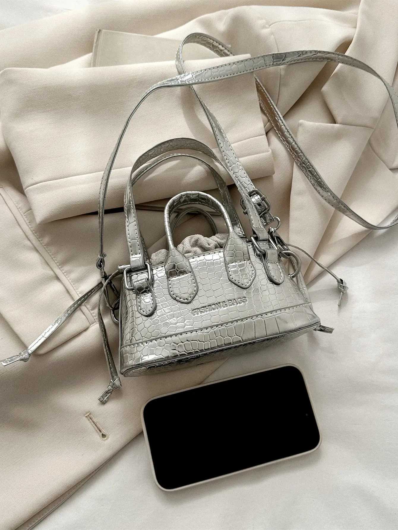 Lightweight Business and Leisure Mini Metal Odell Embossed Bucket Bag Drstring Design Novel Teenage Girl BagXJ250412