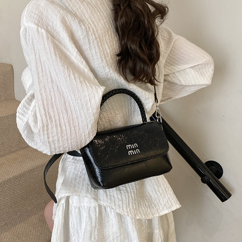 designer bag 2025 Leisure personality solid color small square bag shoulder bag handbag stylish small bag women's bag
