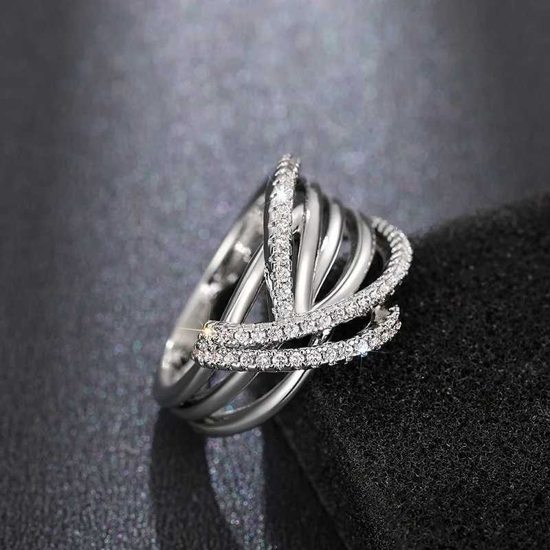 925 sterling silver cubic zirconia cross ring suitable for womens luxury wedding bands Accor modern fashion womens jewelryXJ250412