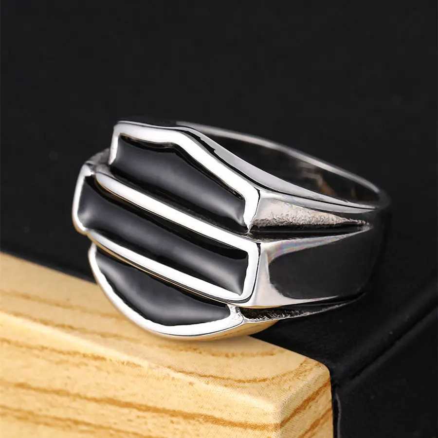 Retro Shield Titanium Steel Ring New Retro Hip Hop Viking Bicycle Jewelry Mens Coolpad Pair RingXJ250412