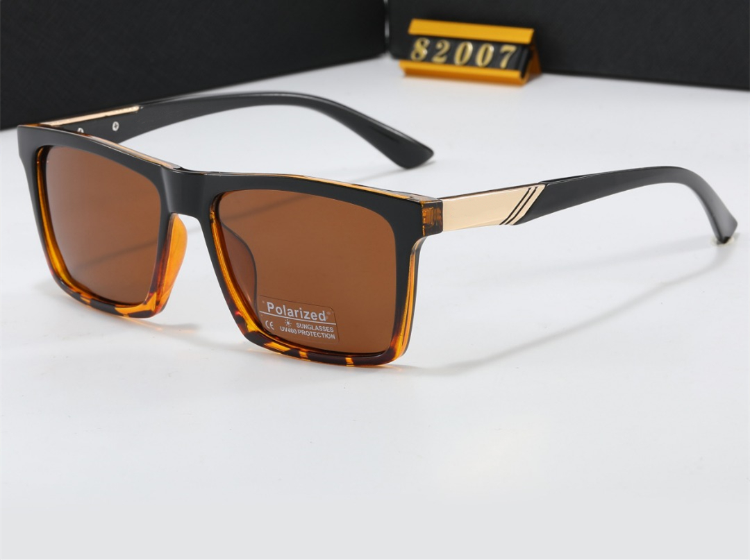 Designer Women Men Sunglasses Classic Style Eyeglasses Eyewear Goggles Shades Fashion Outdoor UV400 Travel Beach Sport Driving Sun glasses 8007 Y26020