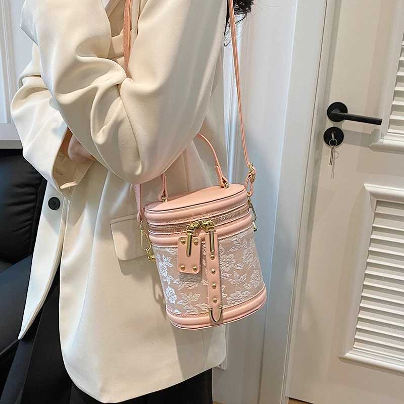 Embroidery Mini Shoulder Bag Womens Summer Bucket Bag Sahel Fi Cylinder Design Cross Body Bag Luxury Womens HandbagXJ250412
