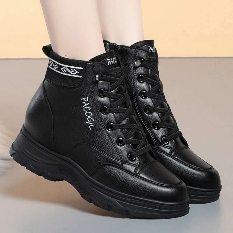 2025 New Women's High Top Black Lace Designer Fashion Flat Heel Boots Thick Bottom