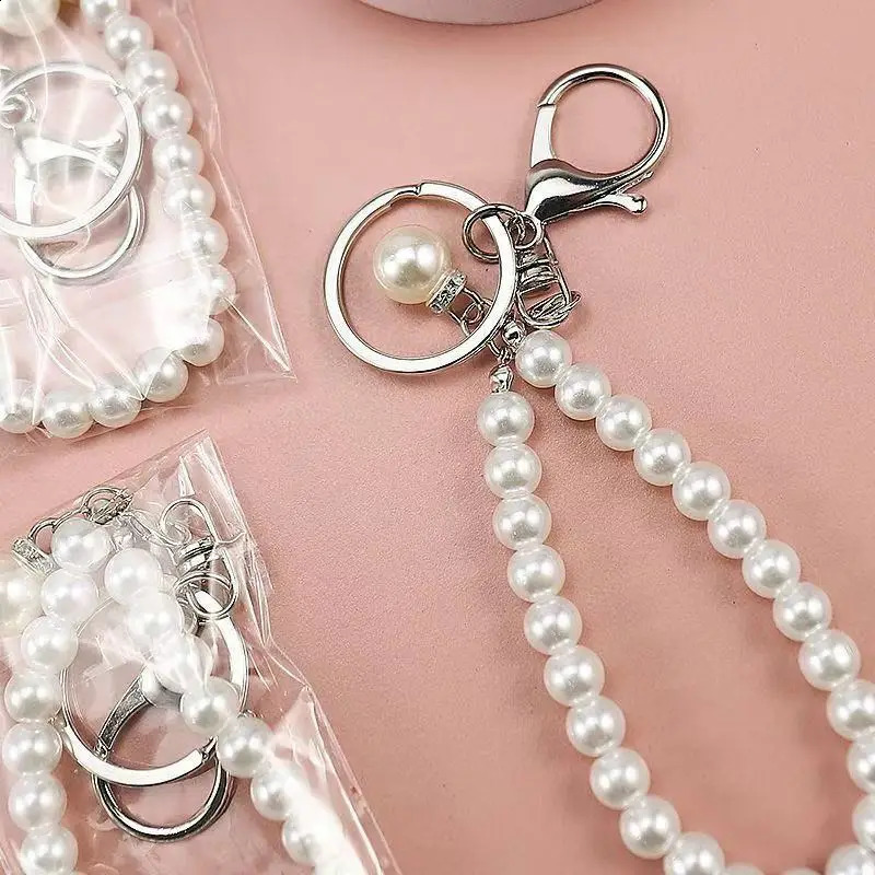 Pearl keychain pendant handmade car keychain pendant jewelry pendant gift DIY niche 250409