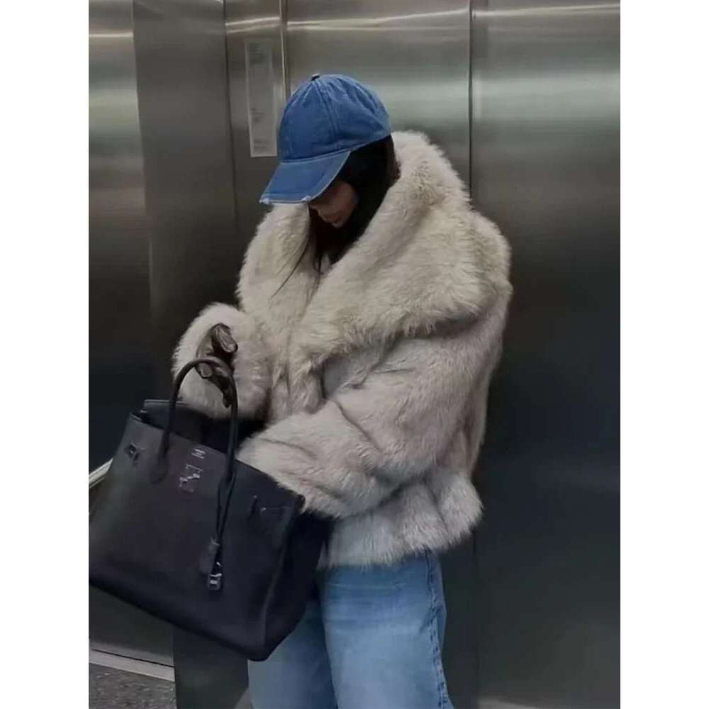 Designer Clothes TRAF 2024 Woman Autumn Winter Faux Fur Coat Plush Fluffy Women's Jacket New In Outerwears White Red Gray Black Wool Blends Coats