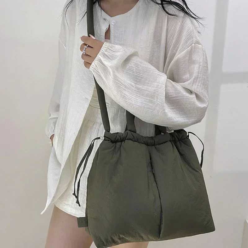 Casual Nylon Pads Handbag Designer Soft Inflatable Womens Shoulder Cross Bag Simple Retro Large Capacity HandbagXJ250412