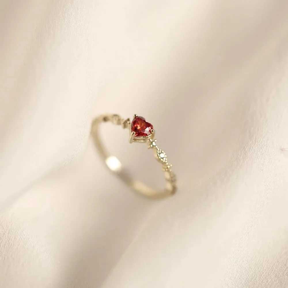 Luxury Red Heart Crystal Open Ring Womens Temperature Stainless Steel Zircon Wedding Bridal Finger Jewelry Store GiftXJ250412