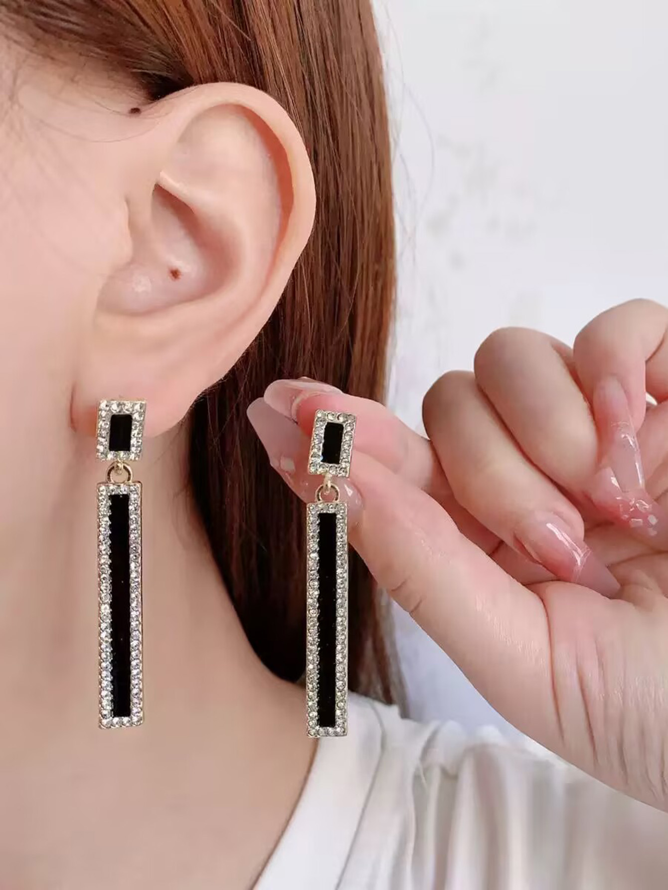 Ladies' earrings black diamond square earrings