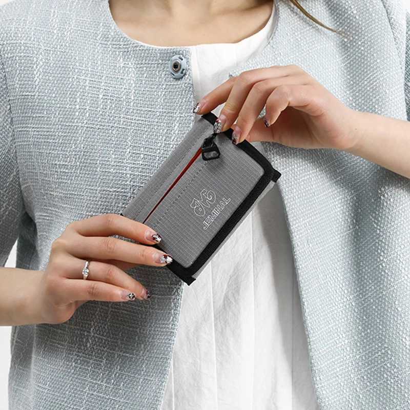 Japanese style nylon three fold casual wallet suitable for men women young and innovative wallets coin ID card holders wallets Z250411