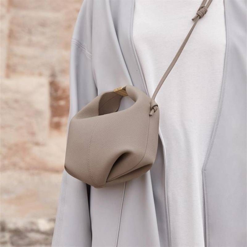 New Trend Of Niche Leisure And Hundred Lunch High Quality Large Capacity Ladies Commuting Fashion Shoulder Crossbody Armpit Bag
