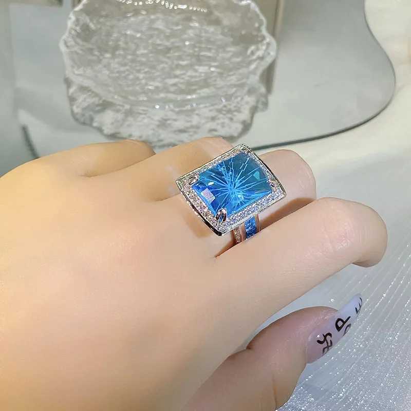 Sparkling ocean blue imitation crystal gemstone full diamond ring for high-end banquet ladies 925 sterling silver fashion jewelryXJ250412