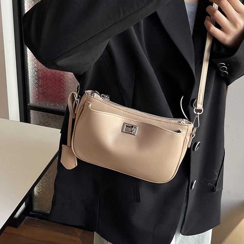 Fashion Temperament Women Crossbody Shoulder Bag2025 Spring Retro Single Underarm Side BagDesigner Commuting Small Square BagT2511112