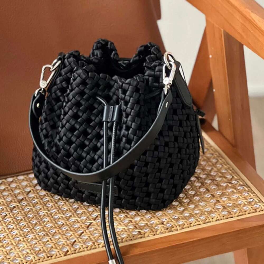 New Handbag Windmill Water Bucket Hand-Woven Niche Design Light One-Shoulder Diagonal Straddle Bag Vintage Bags