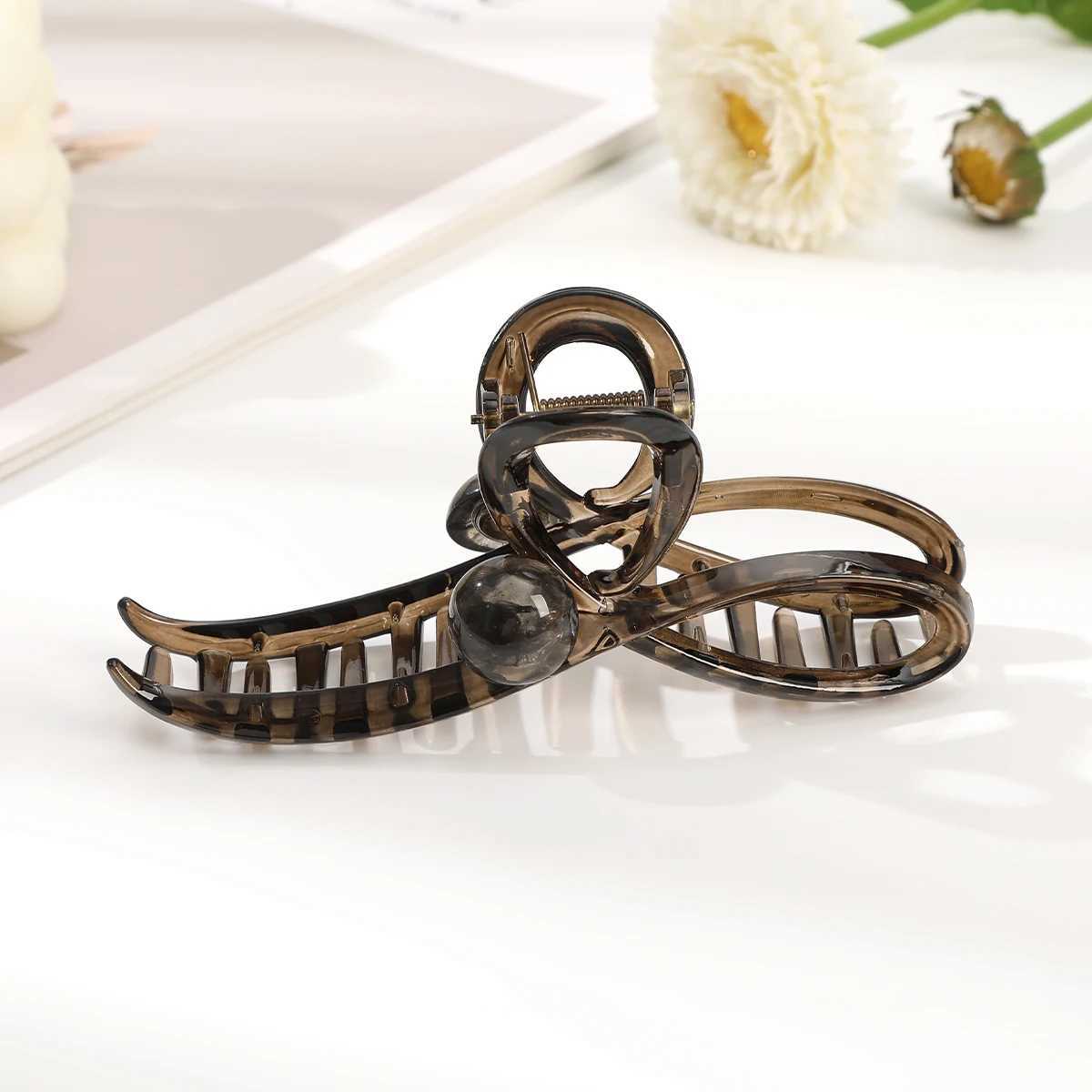Retro round bead claw clip suitable for women big hair shark clip rear hair clip rear hair clip Y2504012