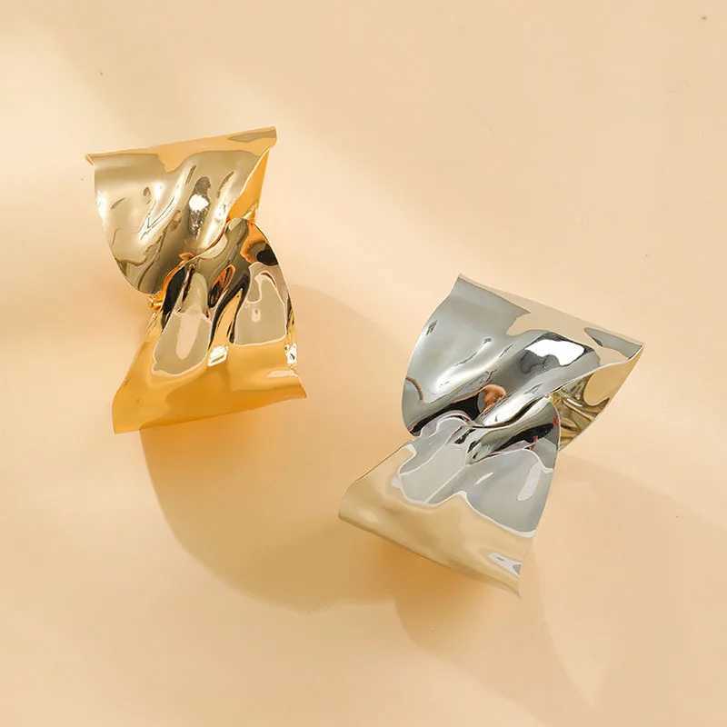 New Geometric Metal Wide Cuff Open Bangle Jewelry Accessories Fashion Personalized Design Metal Glossy Bracelets for WomenC250411