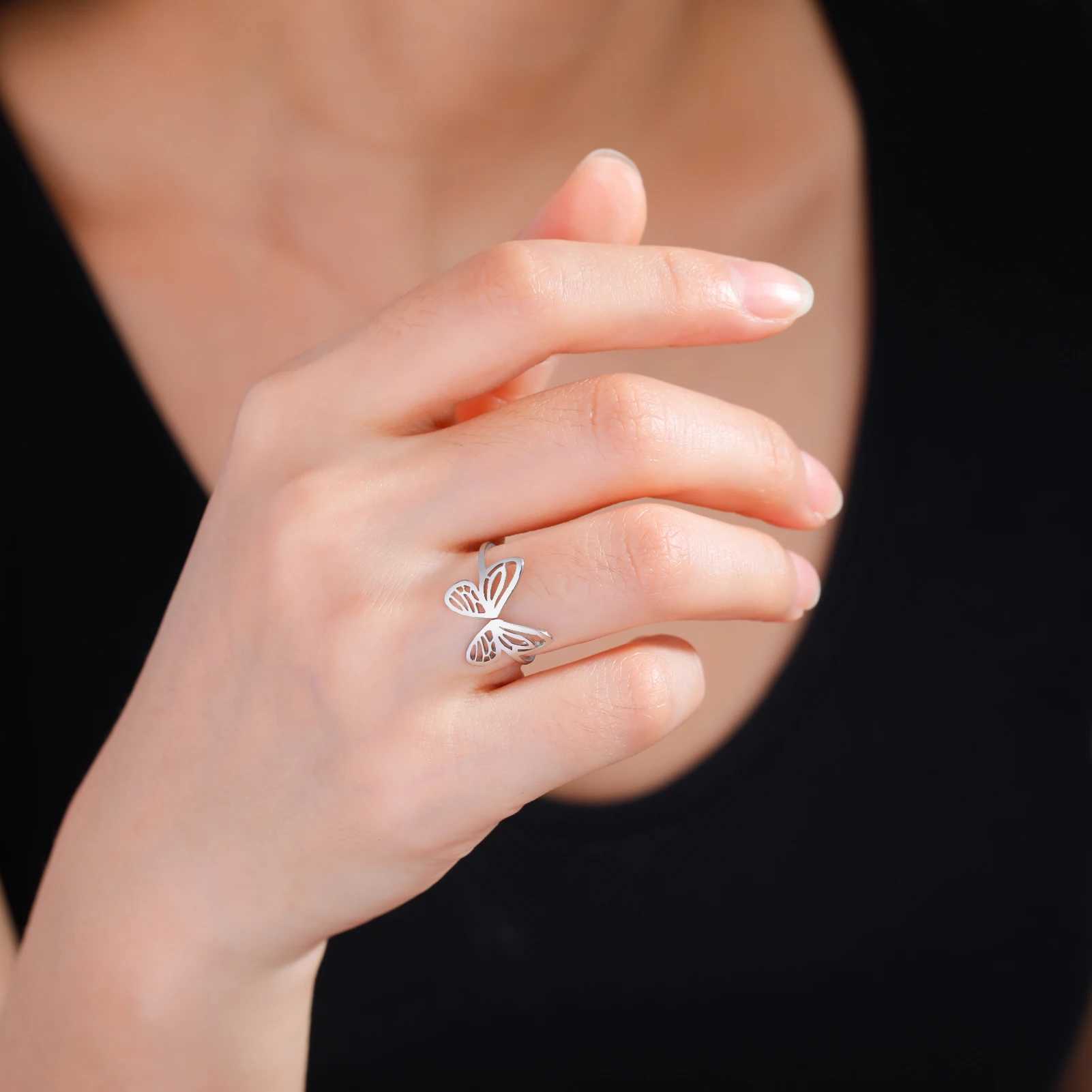 Skyrim Open Butterfly Ring Stainless Steel Gold Womens Fashion Finger Ring Kpop Fashion Wedding Jewelry Gift WholesaleXJ250412