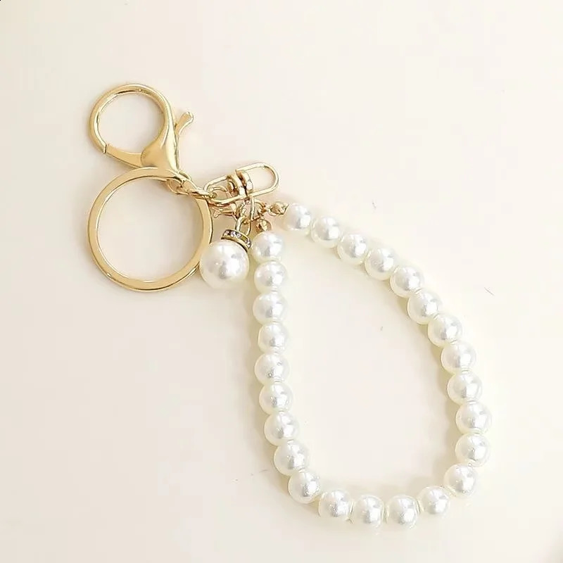 Pearl keychain pendant handmade car keychain pendant jewelry pendant gift DIY niche 250409