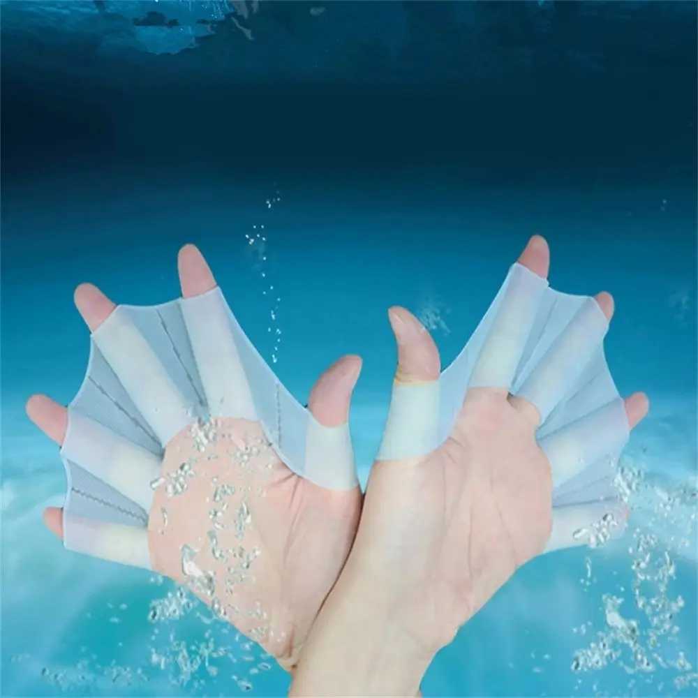 Swimming training silicone finger wearing frog shaped swimming pool paddle hand net finger weavingY250412
