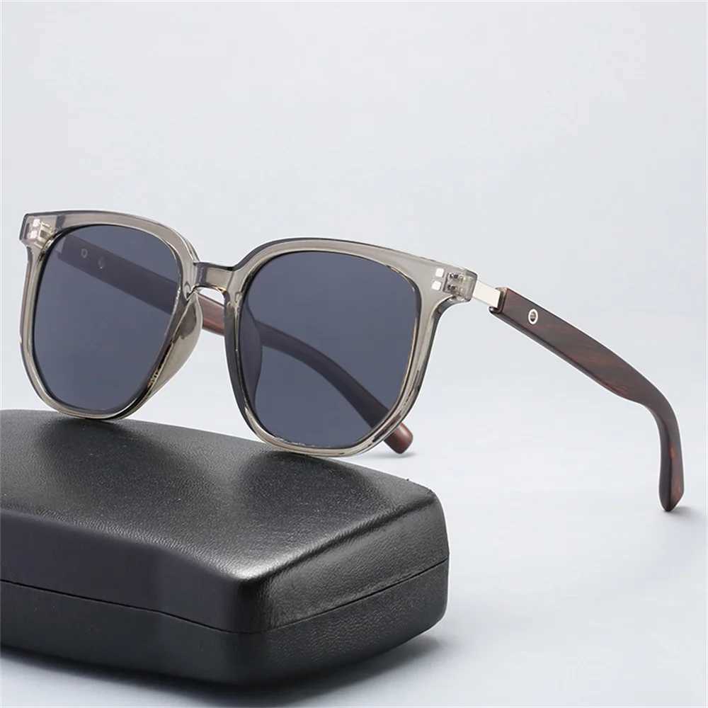 New Men Vintage Wooden Frame Sunglasses Classic Sun Glasses Men Polarized UV Protection Driving Eyewear Outdoor Shades Goggles Z250411