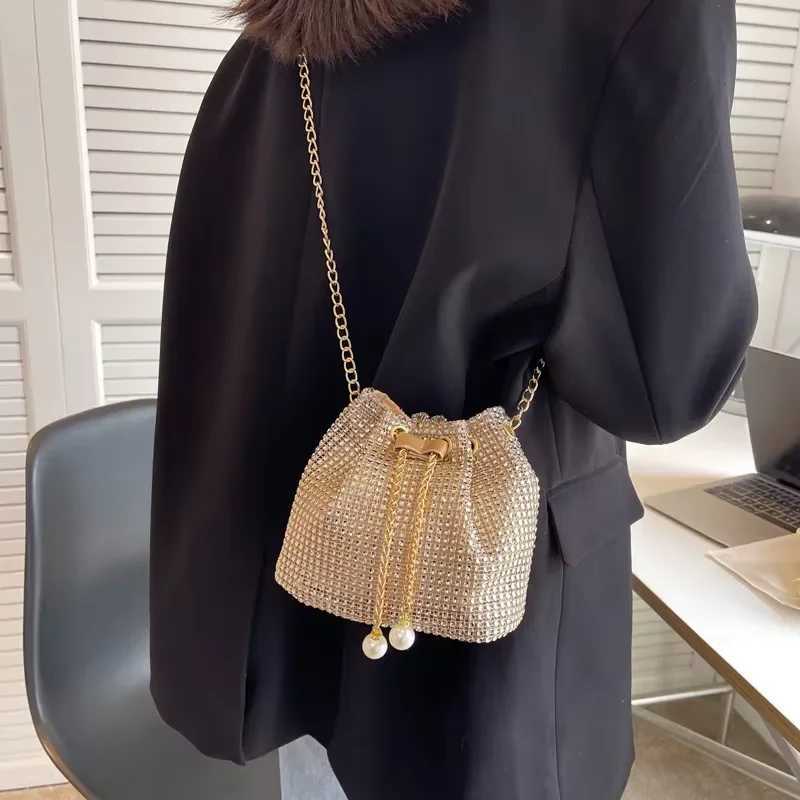 Womens Fi Diamds Rhine bucket bag pearl chain womens shoulder bag shiny small cross body bag womens handbagXJ250412