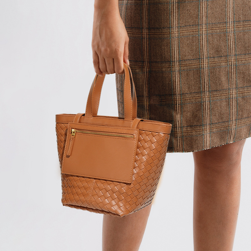 Handmade Woven Bag For Women's Retro Fashion Large Capacity Designer Bag PU Leather One-shoulder Crossbody Handbag