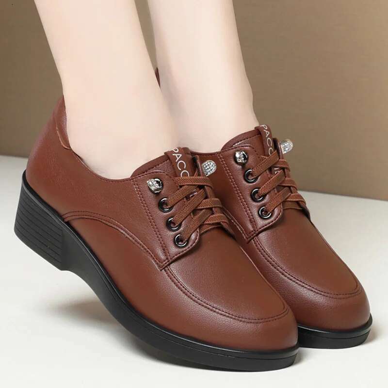 2025 New Fashionable Women's Solid Color Single Thick Bottom Designer Fashion Flat Shoes, Casual Breathable Walking and Running Soft Leather Shoe