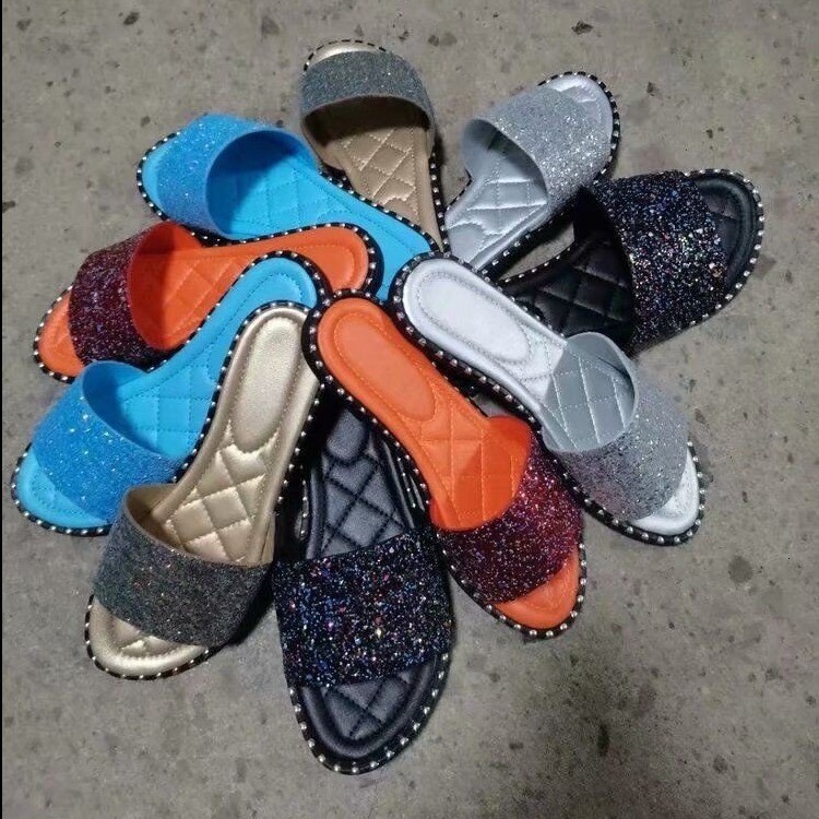 Designer Fashion Trend Women's Flat Bottomed Sparkling Casual Versatile Slippers