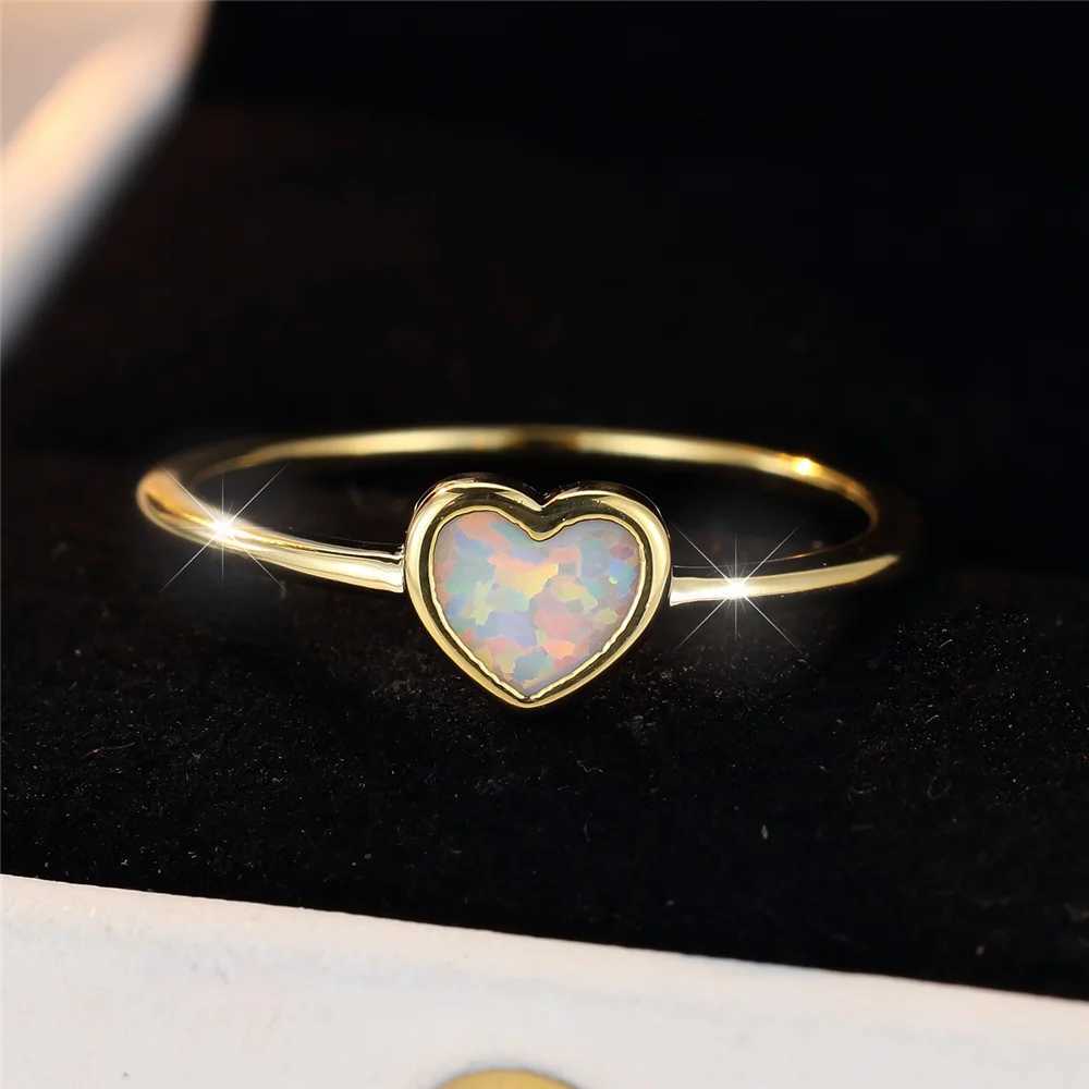 Vintage Womens White Opal Jewelry Cute Gold Wedding Heart Ring Luxury Engagement Valentines Day Gift for WomenXJ250412