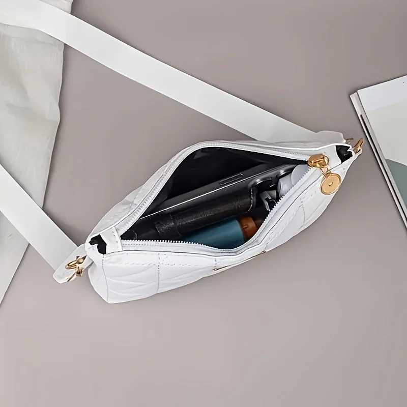 Stylish Striped Shoulder/Crossbody/Handbag with Delicate Hardware Accessories Zipper Closure Multifunctional Bag for Daily UseT2511112